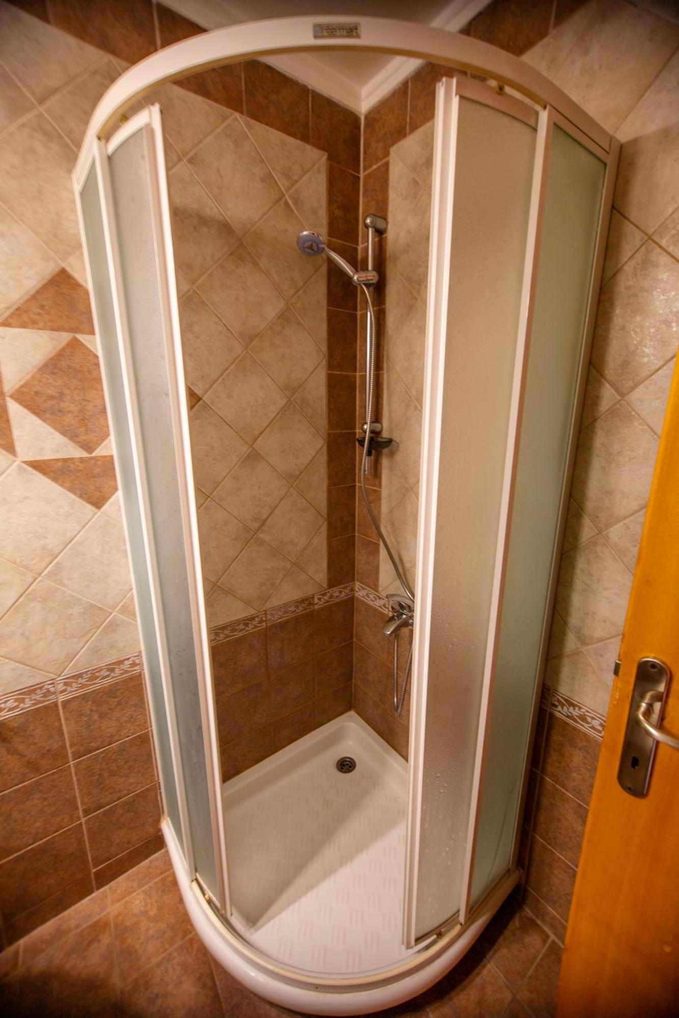 Xenia Palace Luxury Apartments Βρασνά Εξωτερικό φωτογραφία